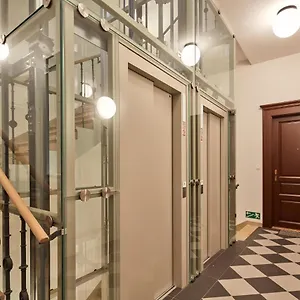 Days - Stylish - Workspace Apartament